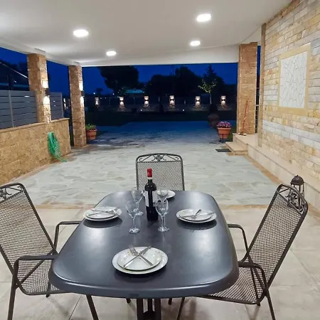 Апартаменты Victoria's Nea Triglia